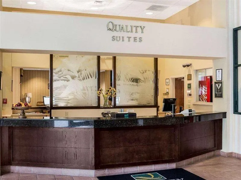 Quality Suites Lake Wright - Norfolk Airport