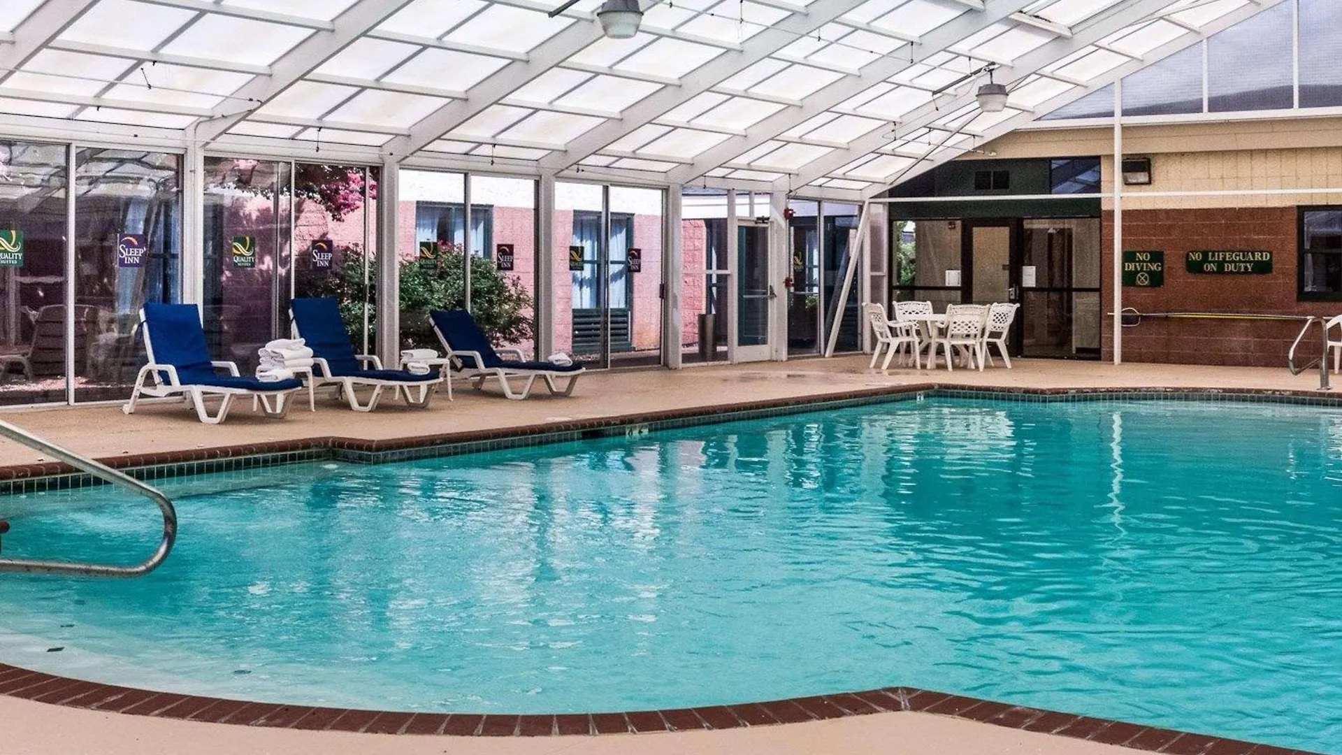 Quality Suites Lake Wright - Norfolk Airport 3*,