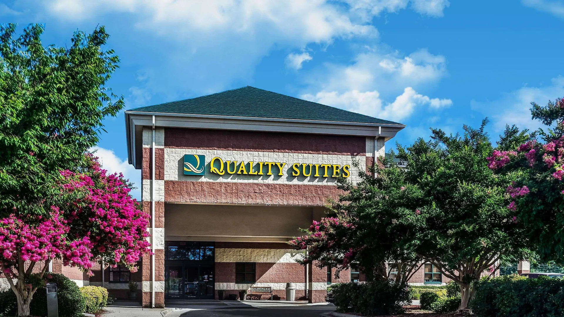 Quality Suites Lake Wright - Norfolk Airport