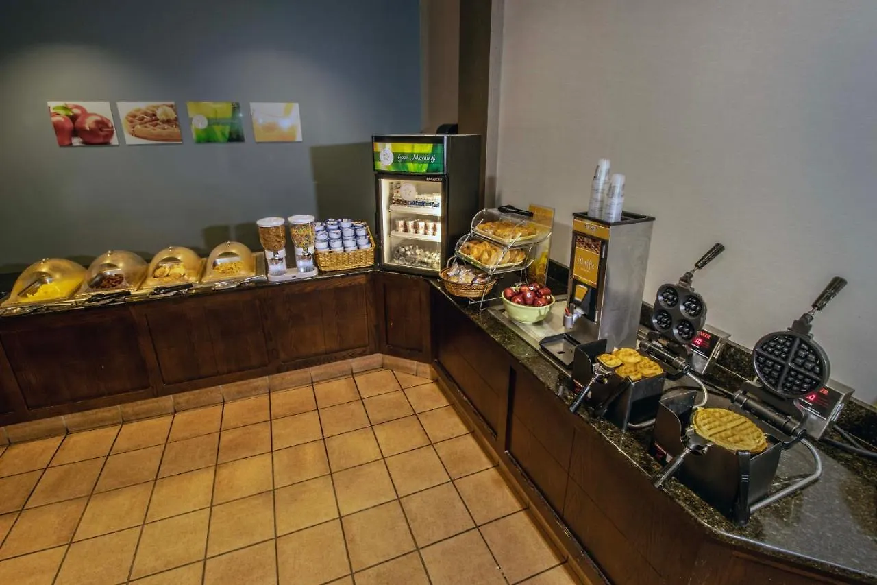 Quality Suites Lake Wright - Norfolk Airport