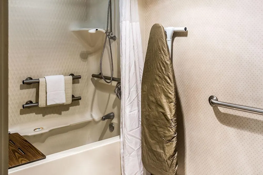 Quality Suites Lake Wright - Norfolk Airport