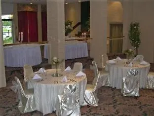 Quality Suites Lake Wright - Norfolk Airport 3*,