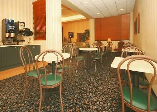 Hotel Quality Suites Lake Wright - Norfolk Airport