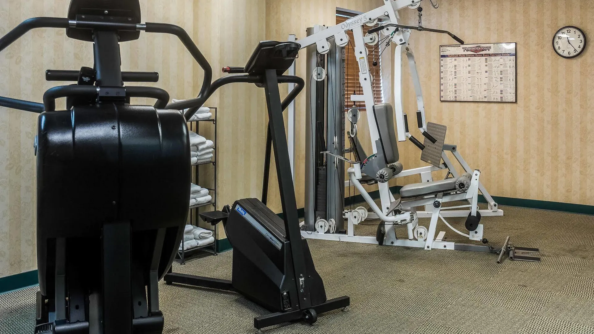 Quality Suites Lake Wright - Norfolk Airport Hotel